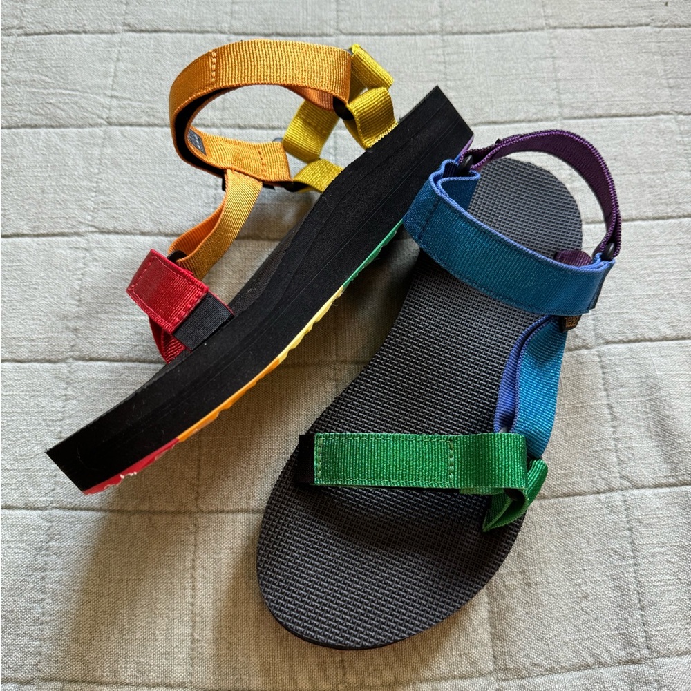 Teva flatform universal pride, size 8. NIB